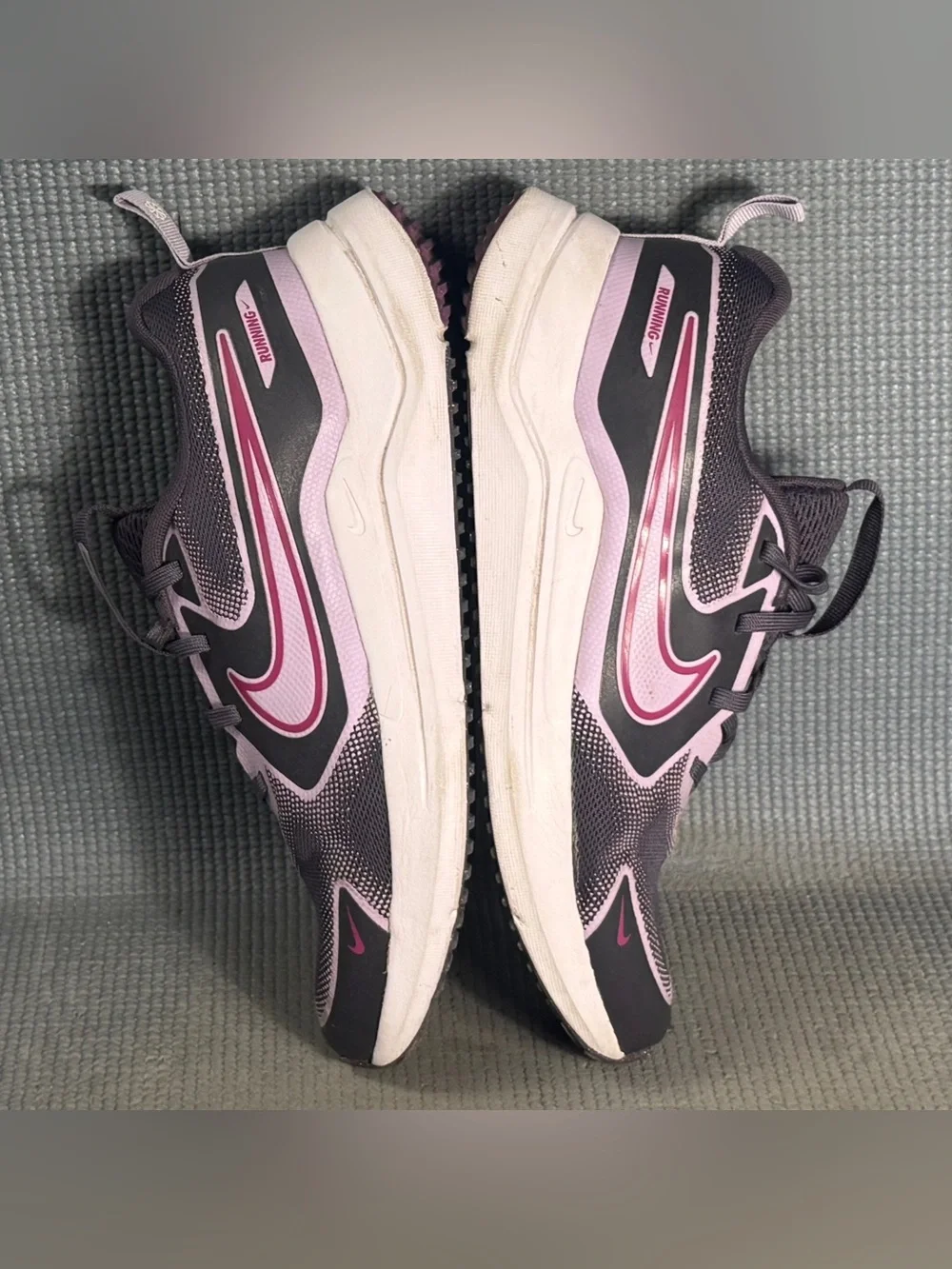 Nike Cosmic Runner 'Dark Raisin’ Athletic Shoes Size 7Y Sz 8.5 Women’s